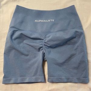 Alphalete Amplify Shorts 4.5” - washed denim, size S